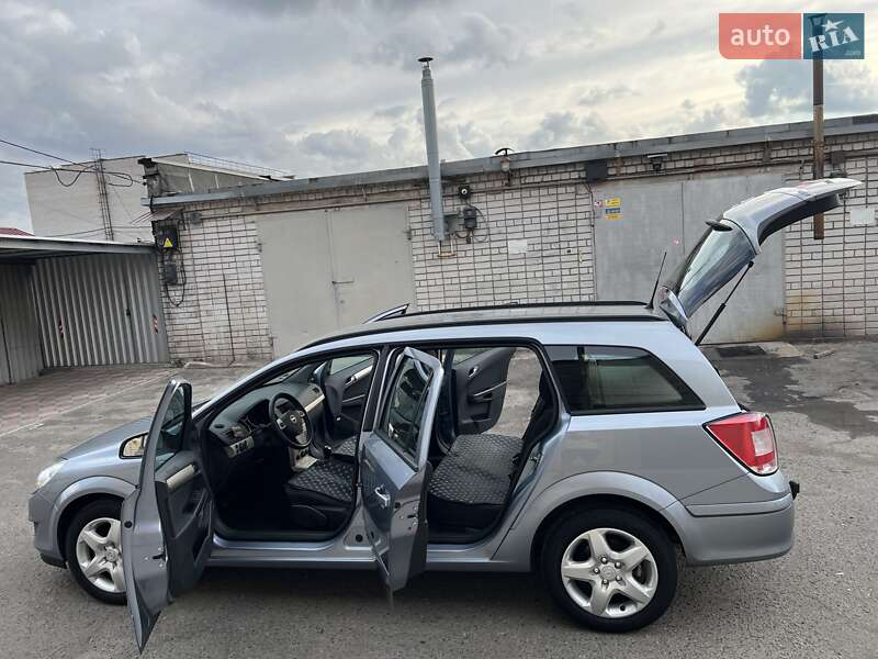Универсал Opel Astra 2008 в 