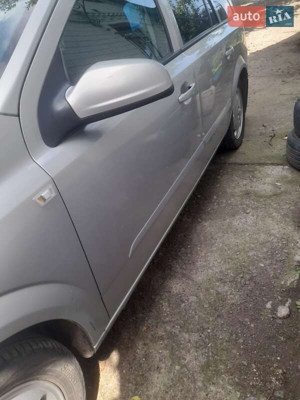 Універсал Opel Astra 2008 в Теплику