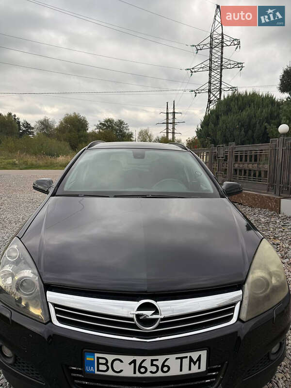 Универсал Opel Astra 2008 в Трускавце