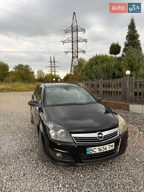 Универсал Opel Astra 2008 в Трускавце
