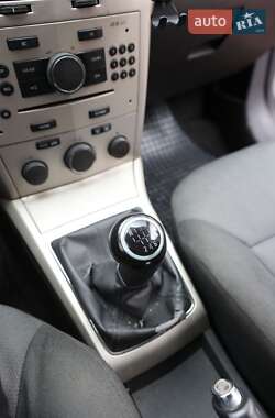 Хэтчбек Opel Astra 2008 в 