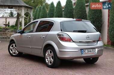 Хэтчбек Opel Astra 2008 в 