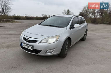 Універсал Opel Astra 2012 в Козелеці