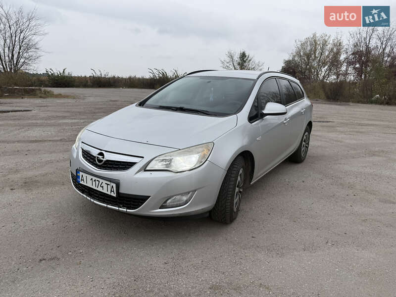 Opel Astra 2012