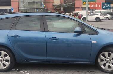 Универсал Opel Astra 2014 в Днепре
