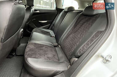 Универсал Opel Astra 2011 в 