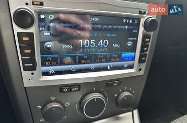 Хэтчбек Opel Astra 2006 в 