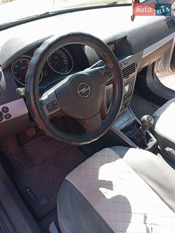 Универсал Opel Astra 2005 в Светловодске фото 5 Универсал Opel Astra 2005 в Светловодске