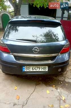 Хэтчбек Opel Astra 2007 в Баштанке