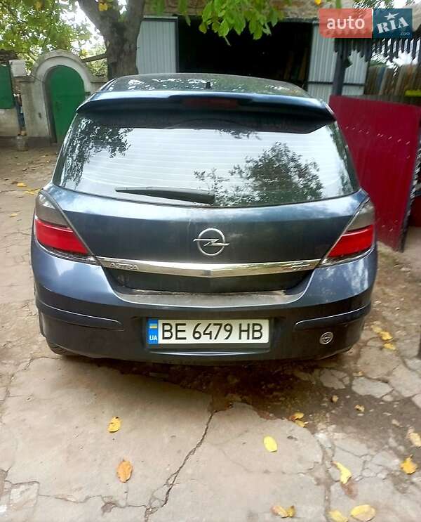 Хэтчбек Opel Astra 2007 в Баштанке