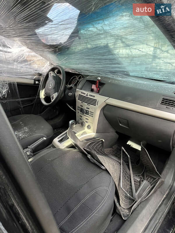 Седан Opel Astra 2008 в Смілі