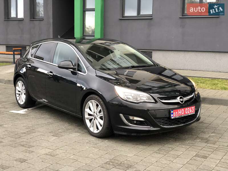 Хэтчбек Opel Astra 2014 в 
