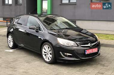 Хэтчбек Opel Astra 2014 в 