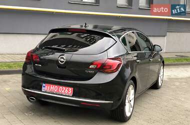 Хэтчбек Opel Astra 2014 в 