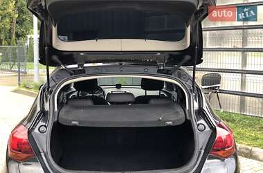 Хэтчбек Opel Astra 2014 в 