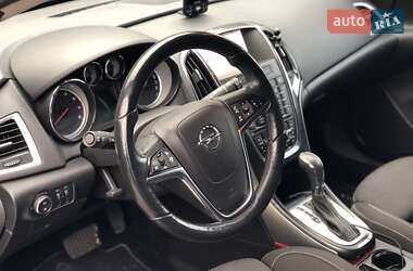 Хэтчбек Opel Astra 2014 в 