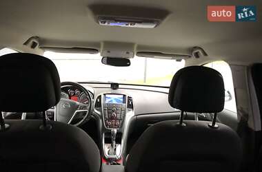 Хэтчбек Opel Astra 2014 в 