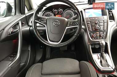 Хэтчбек Opel Astra 2014 в 