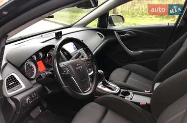 Хэтчбек Opel Astra 2014 в 