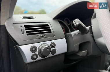 Универсал Opel Astra 2005 в 