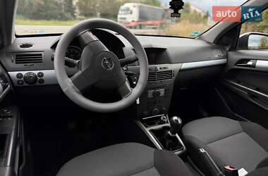 Универсал Opel Astra 2005 в 