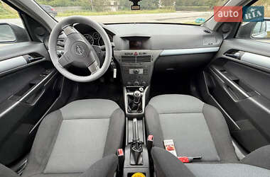 Универсал Opel Astra 2005 в 