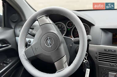 Универсал Opel Astra 2005 в 