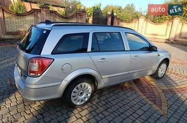 Универсал Opel Astra 2006 в Черновцах