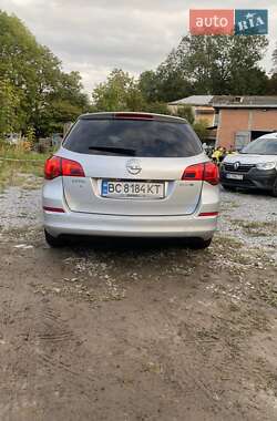 Универсал Opel Astra 2013 в 