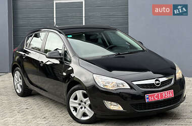 Хетчбек Opel Astra 2010 в Надвірній