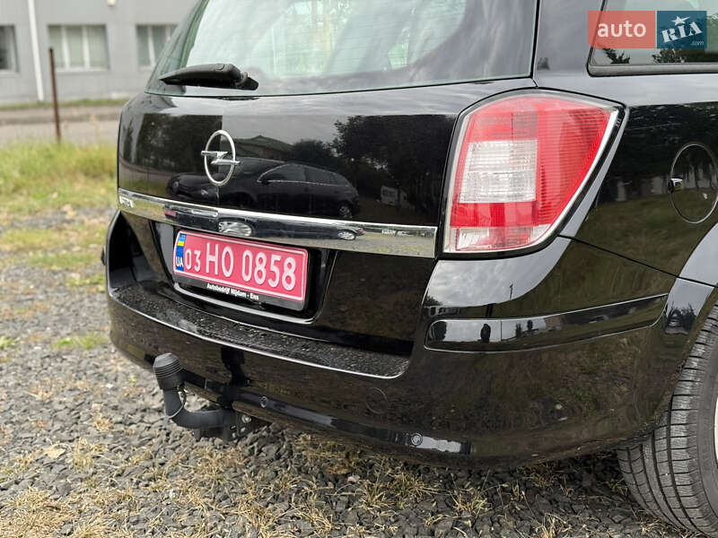 Універсал Opel Astra 2009 в Луцьку