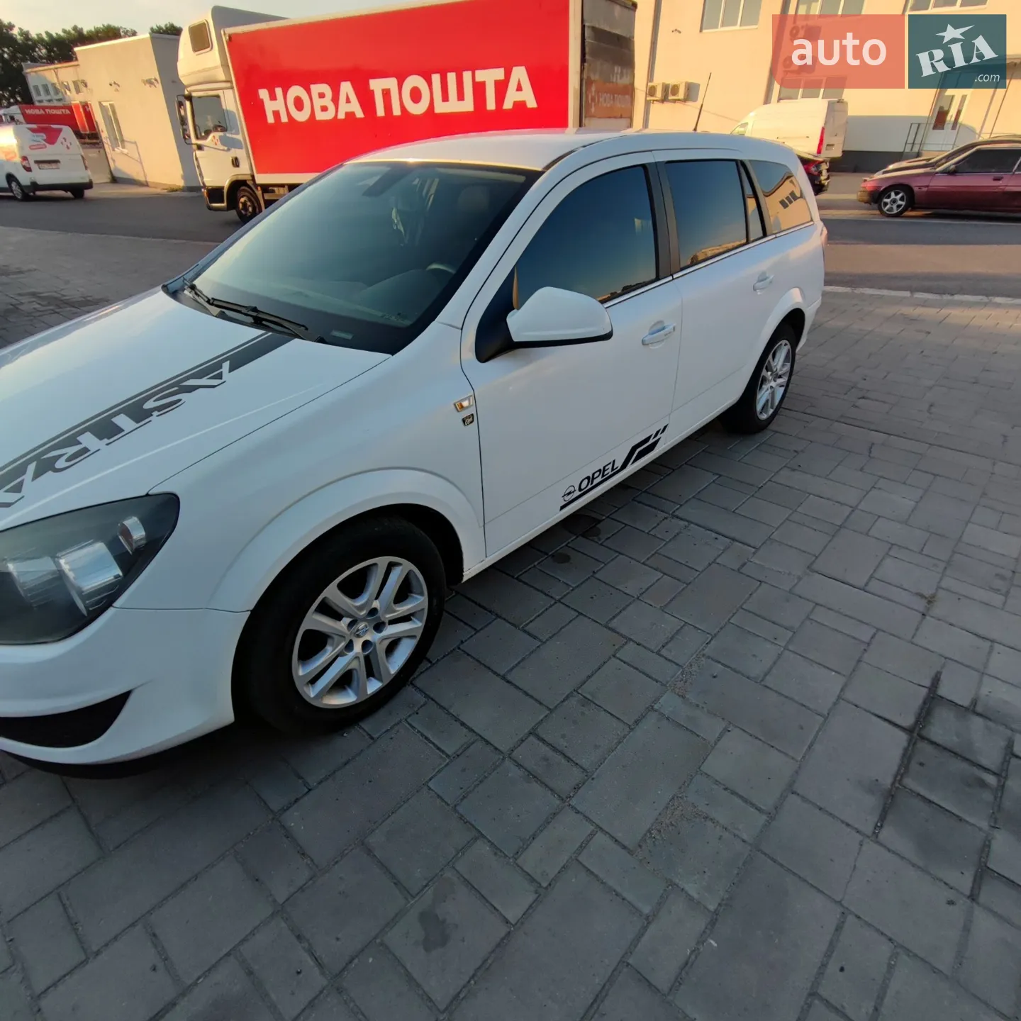 2010 Opel Astra - мініатюра 8