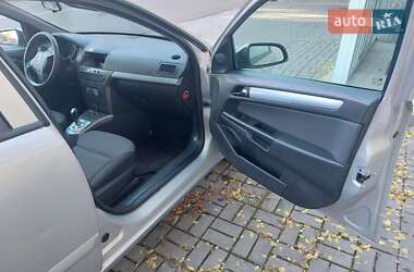 Универсал Opel Astra 2005 в  фото 11 Универсал Opel Astra 2005 в