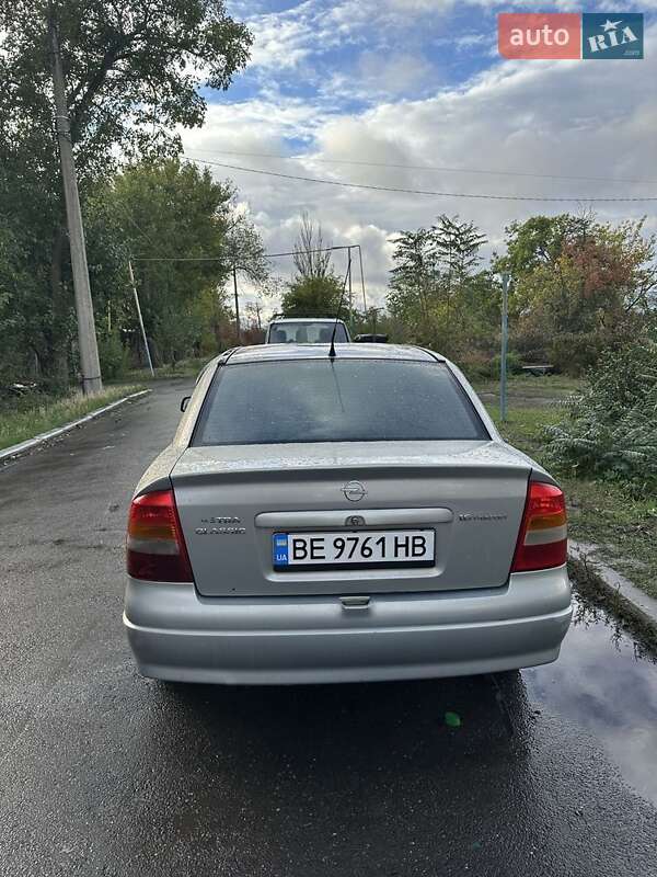 Седан Opel Astra 2008 в Баштанке