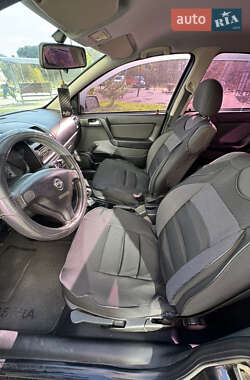 Седан Opel Astra 2006 в 
