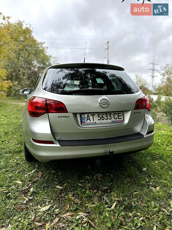 Универсал Opel Astra 2011 в Калуше фото 8 Универсал Opel Astra 2011 в Калуше