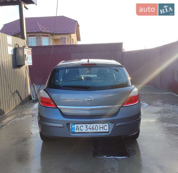 Хэтчбек Opel Astra 2004 в Владимире
