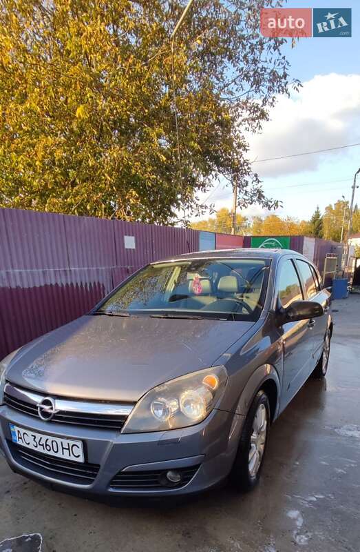 Хэтчбек Opel Astra 2004 в Владимире