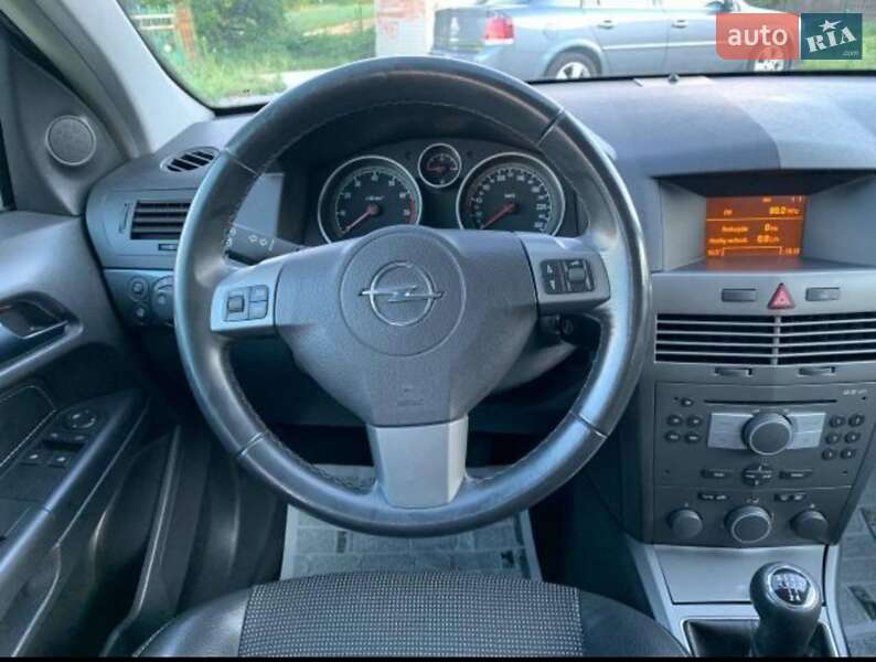 Хэтчбек Opel Astra 2004 в Владимире