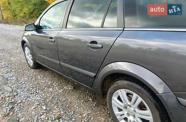 Універсал Opel Astra 2010 в  фото 6 Універсал Opel Astra 2010 в