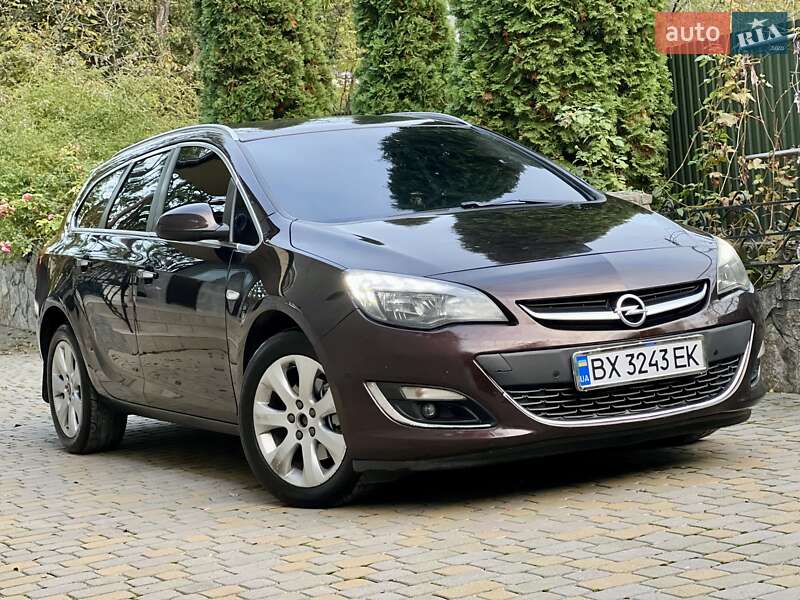 Универсал Opel Astra 2013 в 