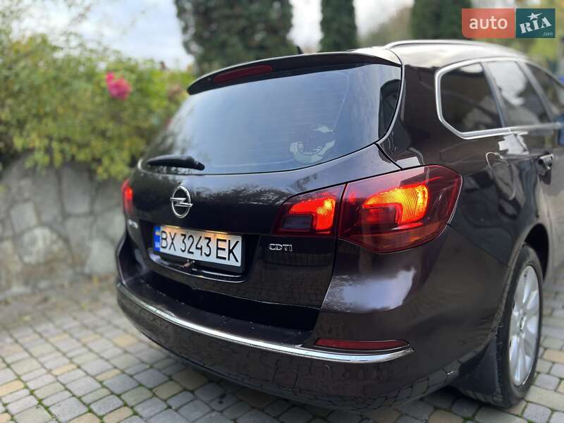 Универсал Opel Astra 2013 в Хмельницком