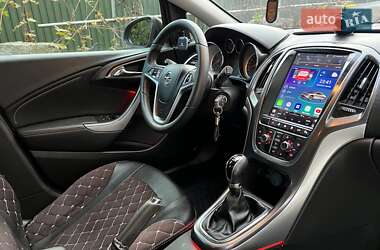 Универсал Opel Astra 2013 в 