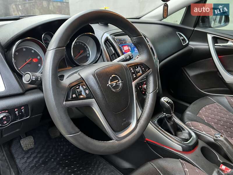 Универсал Opel Astra 2013 в Хмельницком