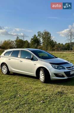 Универсал Opel Astra 2014 в Старой Выжевке
