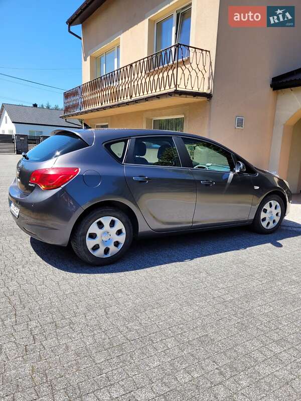 Хэтчбек Opel Astra 2011 в Дрогобыче фото 14 Хэтчбек Opel Astra 2011 в Дрогобыче