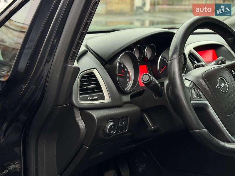 Универсал Opel Astra 2013 в Киеве фото 18 Универсал Opel Astra 2013 в Киеве