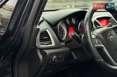 Универсал Opel Astra 2013 в 