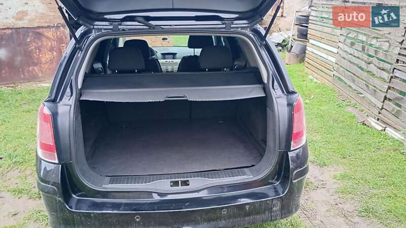 Универсал Opel Astra 2008 в Хырове
