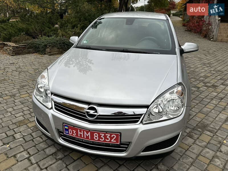 Хэтчбек Opel Astra 2008 в Харькове